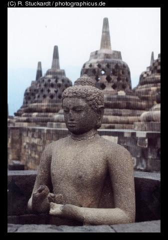 10-10 Borobodur Buddha