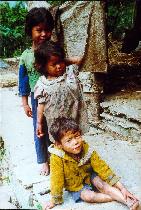 03-45 Kinder bei Birethanti